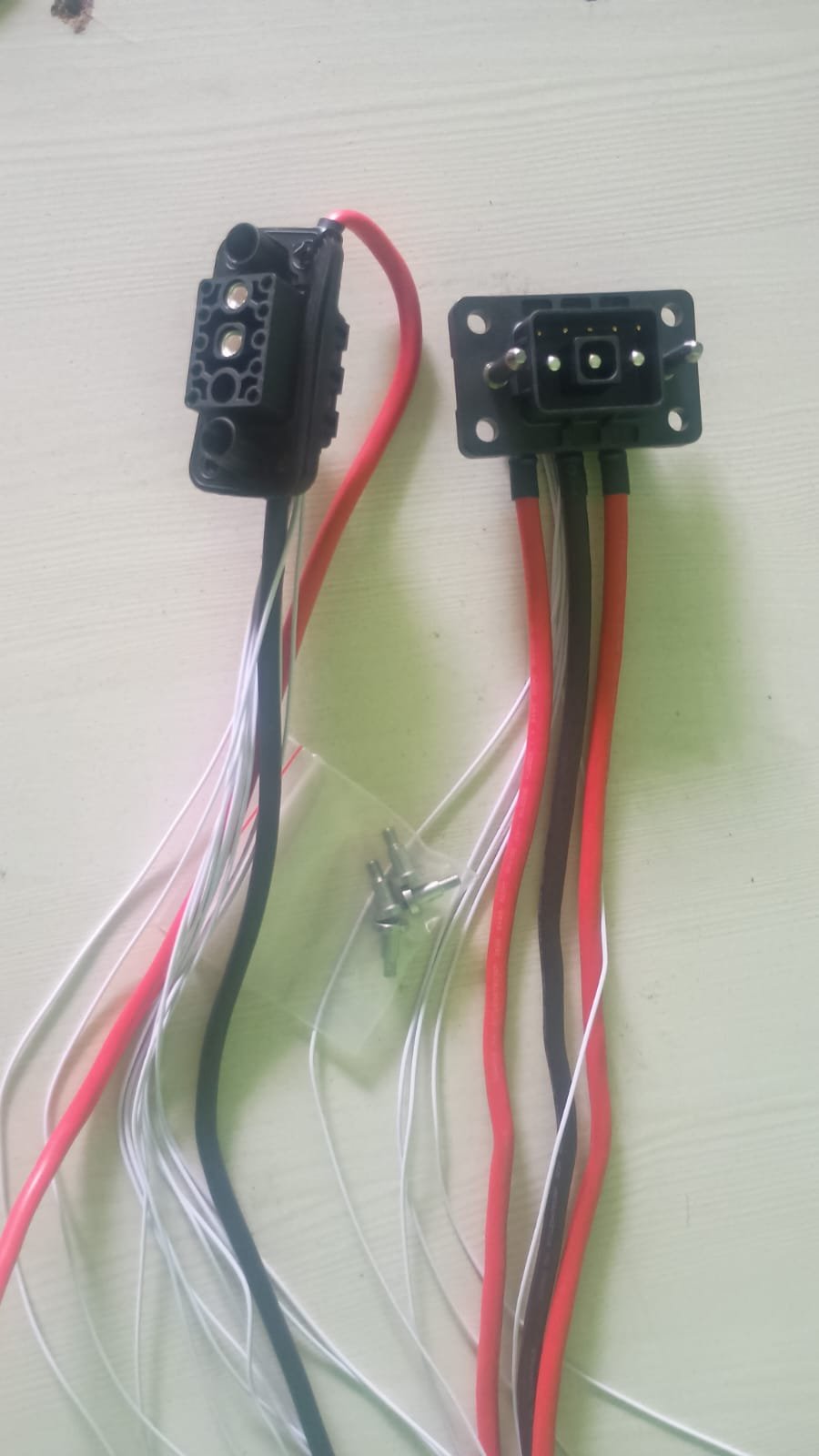 BATTERY SWAPPING CONNECTOR UPTO 60AMPS (SA-EBBF-3005-M-L450-02A(H)  & RA-EBBF-2010-F-L450-02A(H))